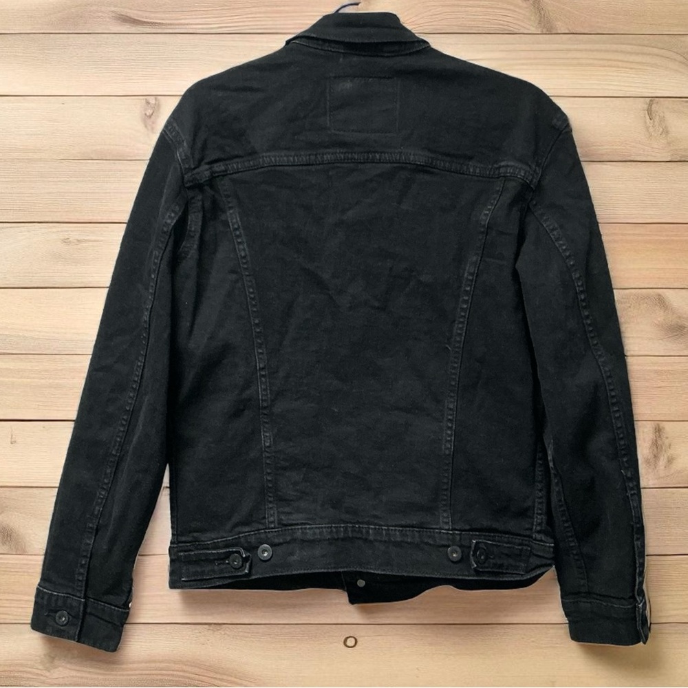 Levi's Classic Black Denim Jacket for Men - Picture 2 of 7